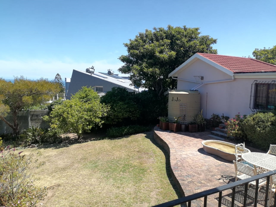 To Let 4 Bedroom Property for Rent in Heldervue Western Cape